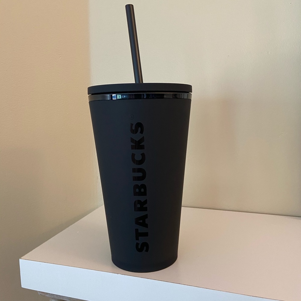 🖤NWT Starbucks Matte Black Tumbler🖤